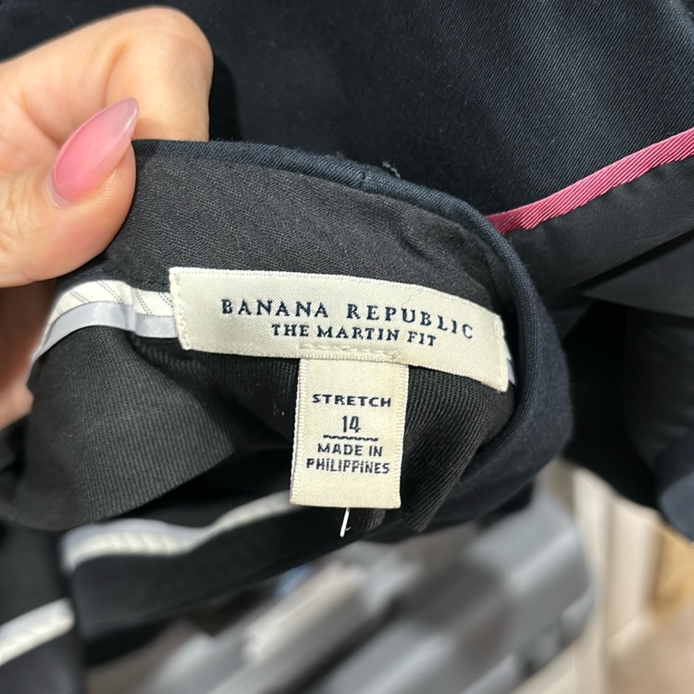 Banana republic navy suit pants size 14 jacket size 12 stretch fabric.